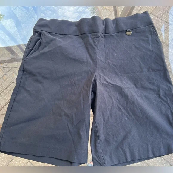 Women’s Ellen Tracey Black Shorts new nwot - Picture 1 of 5